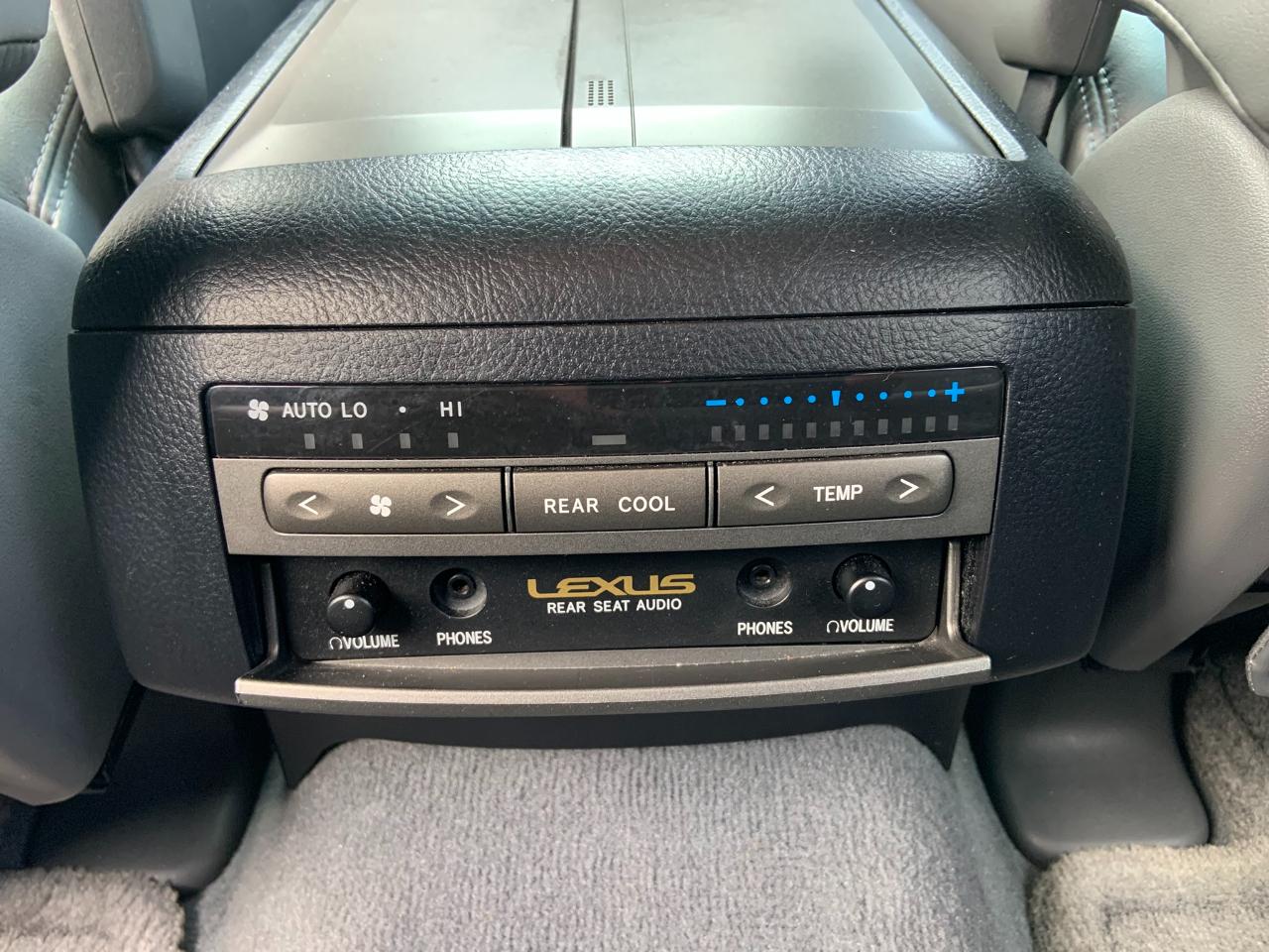 Lexus GX 470 4dr SUV 4WD 2004