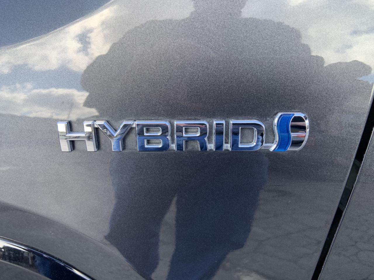 Toyota RAV4 Hybrid XSE AWD (Natl) 2020