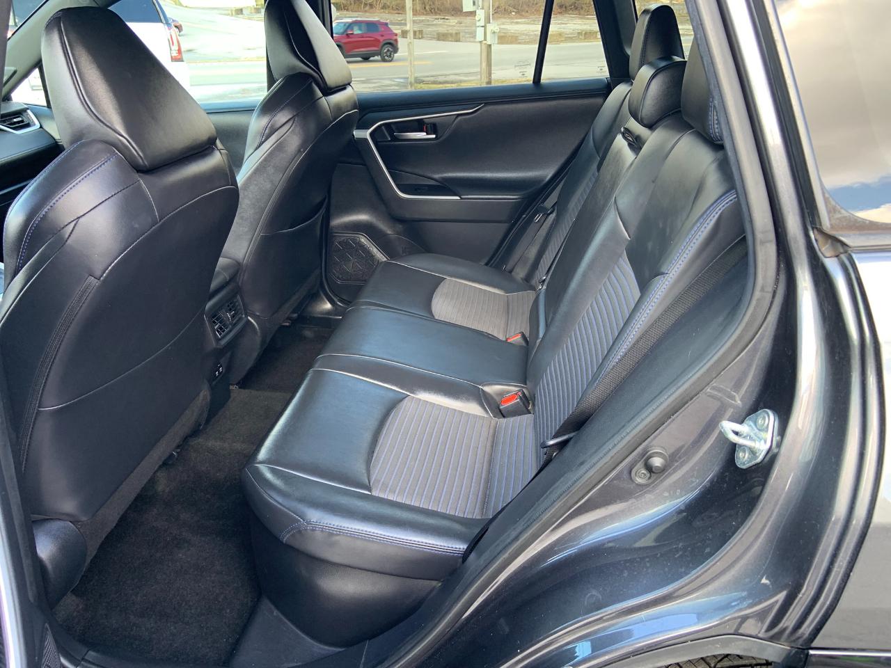 Toyota RAV4 Hybrid XSE AWD (Natl) 2020