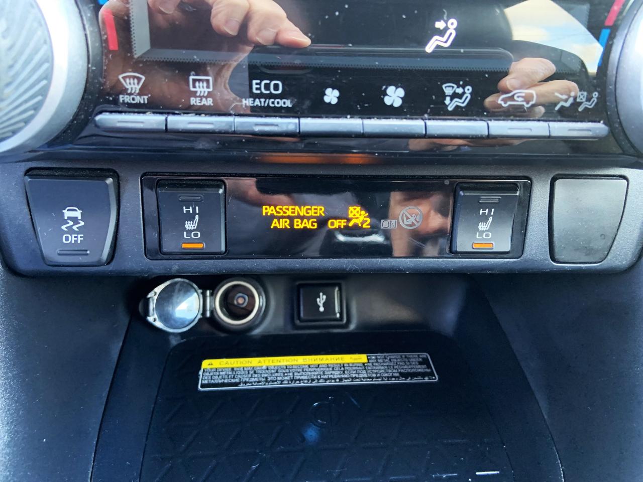 Toyota RAV4 Hybrid XSE AWD (Natl) 2020