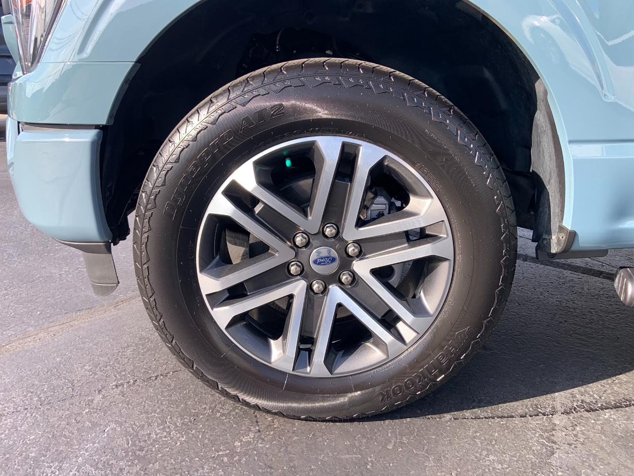 Ford F-150 XLT 4WD SuperCab 8' Box 2023