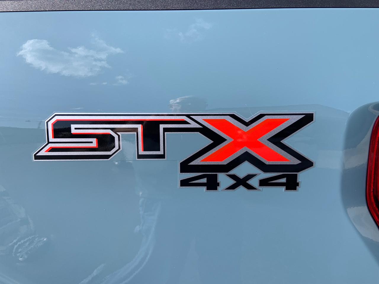 Ford F-150 XLT 4WD SuperCab 8' Box 2023