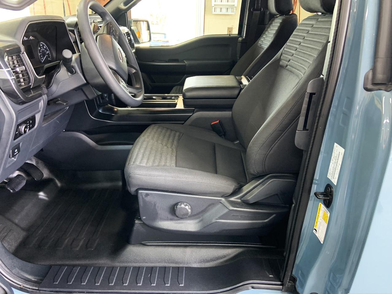 Ford F-150 XLT 4WD SuperCab 8' Box 2023