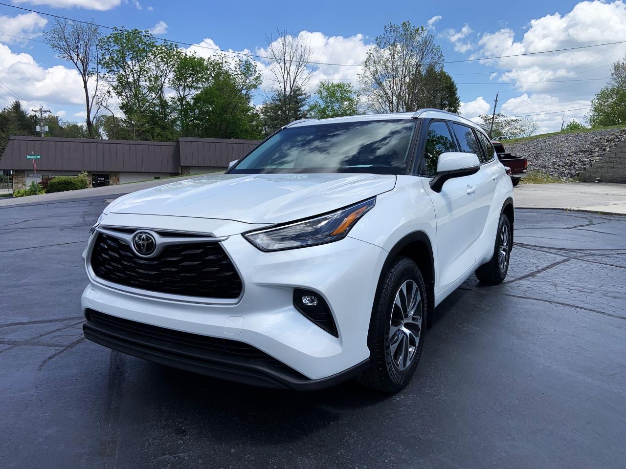 Toyota Highlander XLE AWD (Natl) 2022