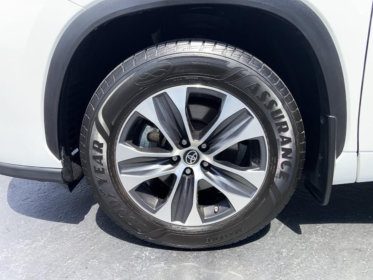 Toyota Highlander XLE AWD (Natl) 2022