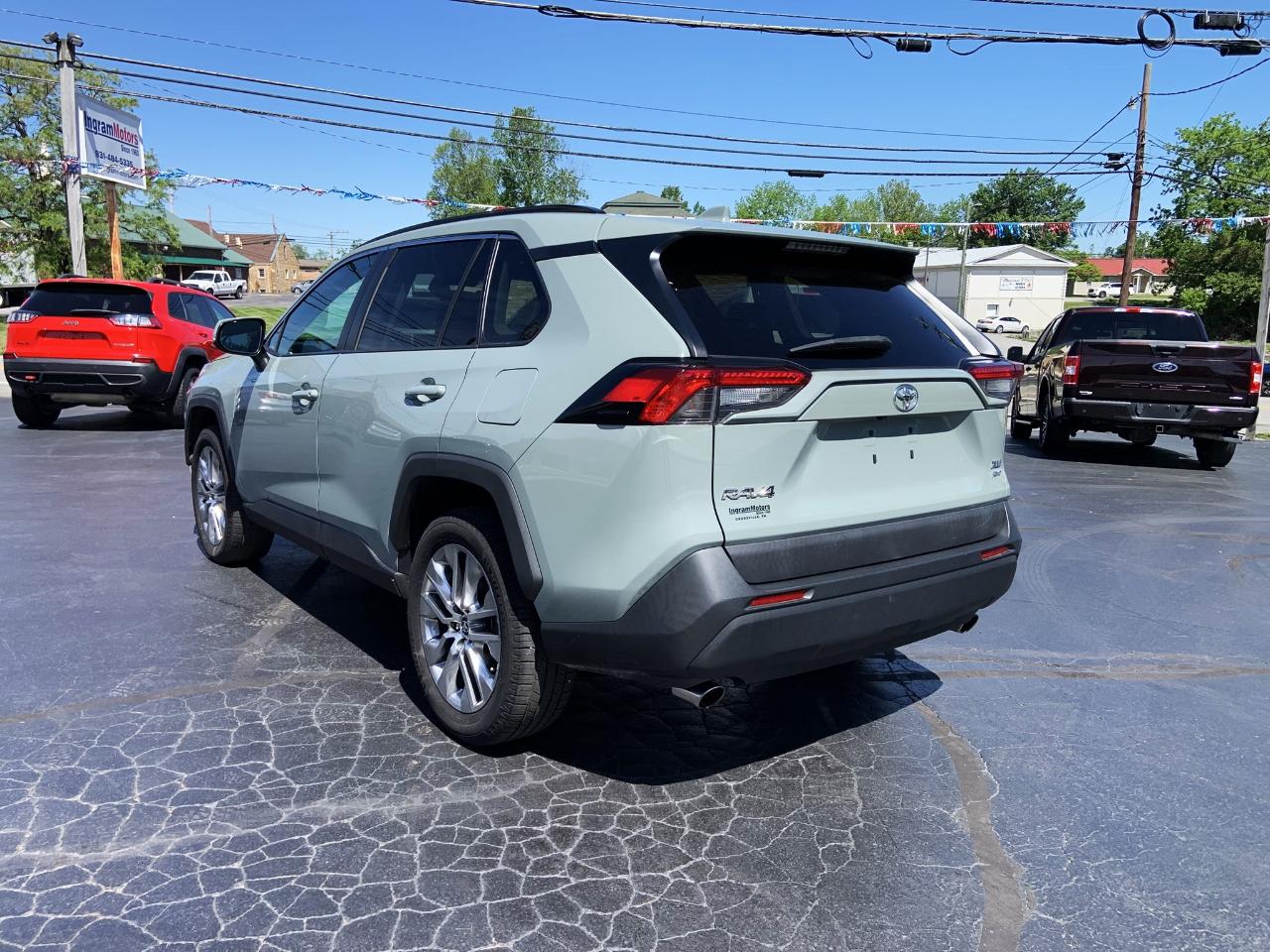 Toyota RAV4 XLE Premium AWD (Natl) 2020