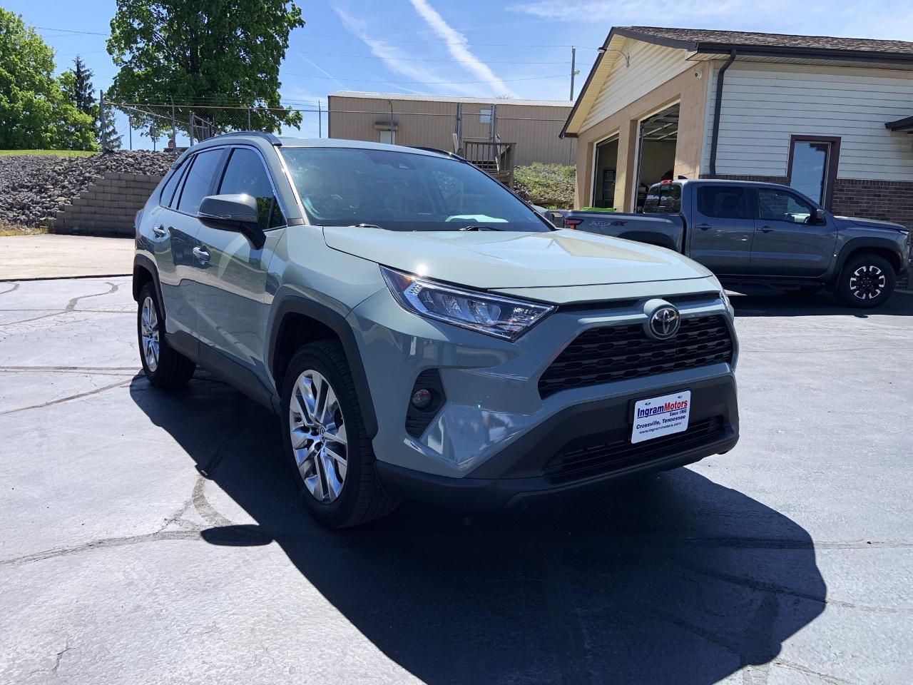 Toyota RAV4 XLE Premium AWD (Natl) 2020