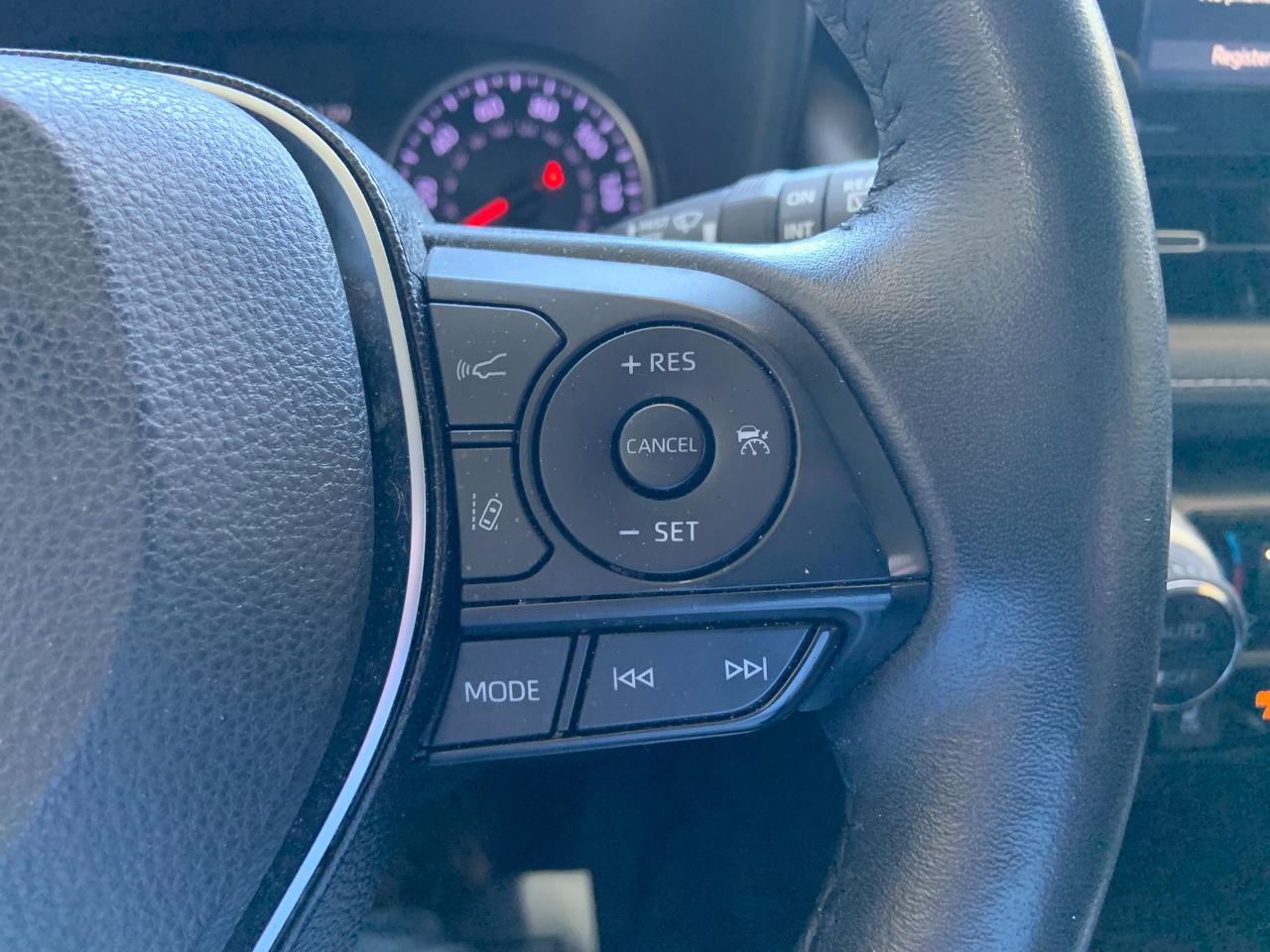 Toyota RAV4 XLE Premium AWD (Natl) 2020