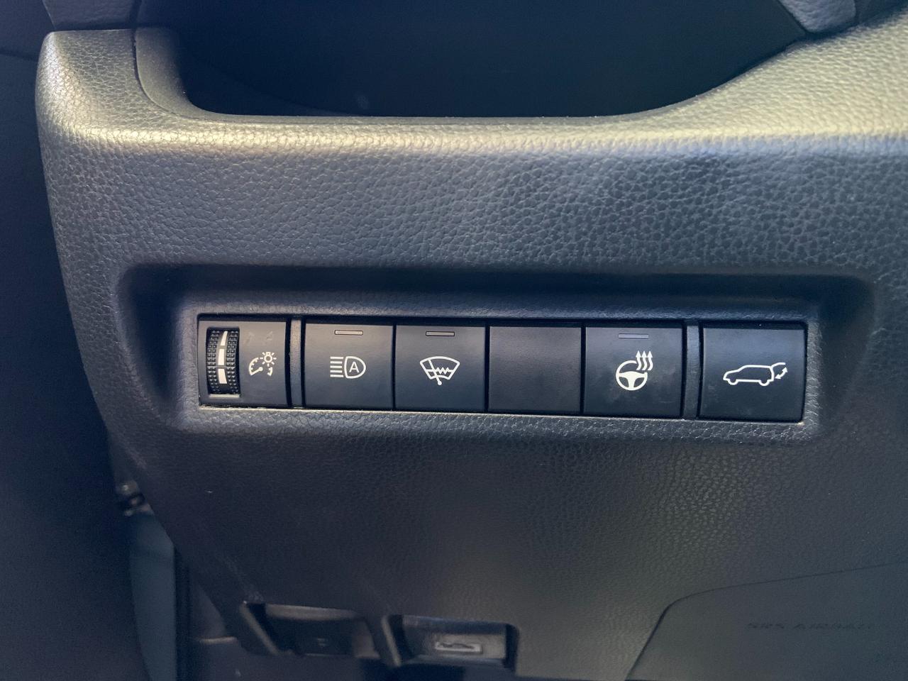 Toyota RAV4 XLE Premium AWD (Natl) 2020