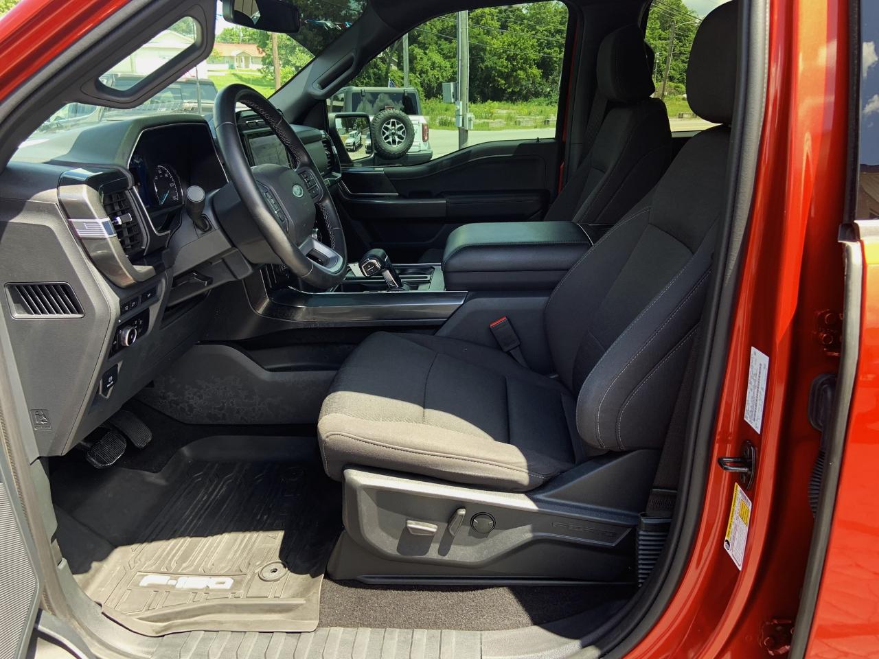 Ford F-150 XLT 4WD SuperCrew 5.5' Box 2023