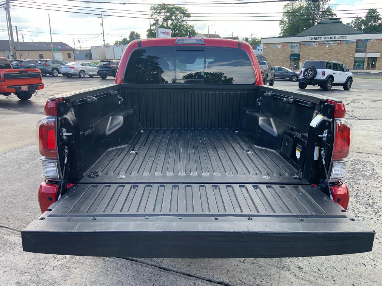 Toyota Tacoma 4WD TRD Off Road Double Cab 5' Bed V6 MT (Natl) 2023