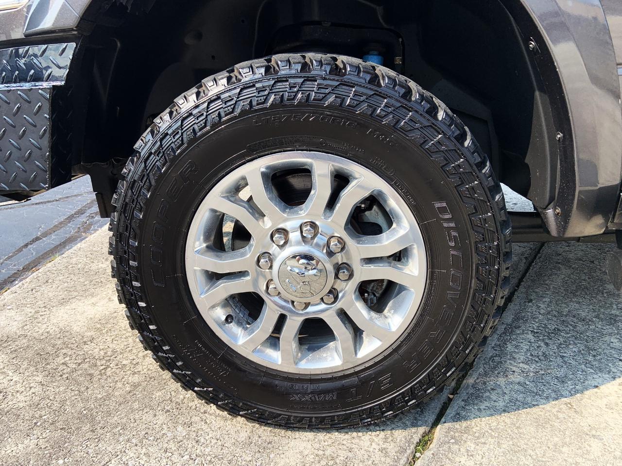 RAM 2500 Laramie 4x4 Crew Cab 6'4" Box 2017