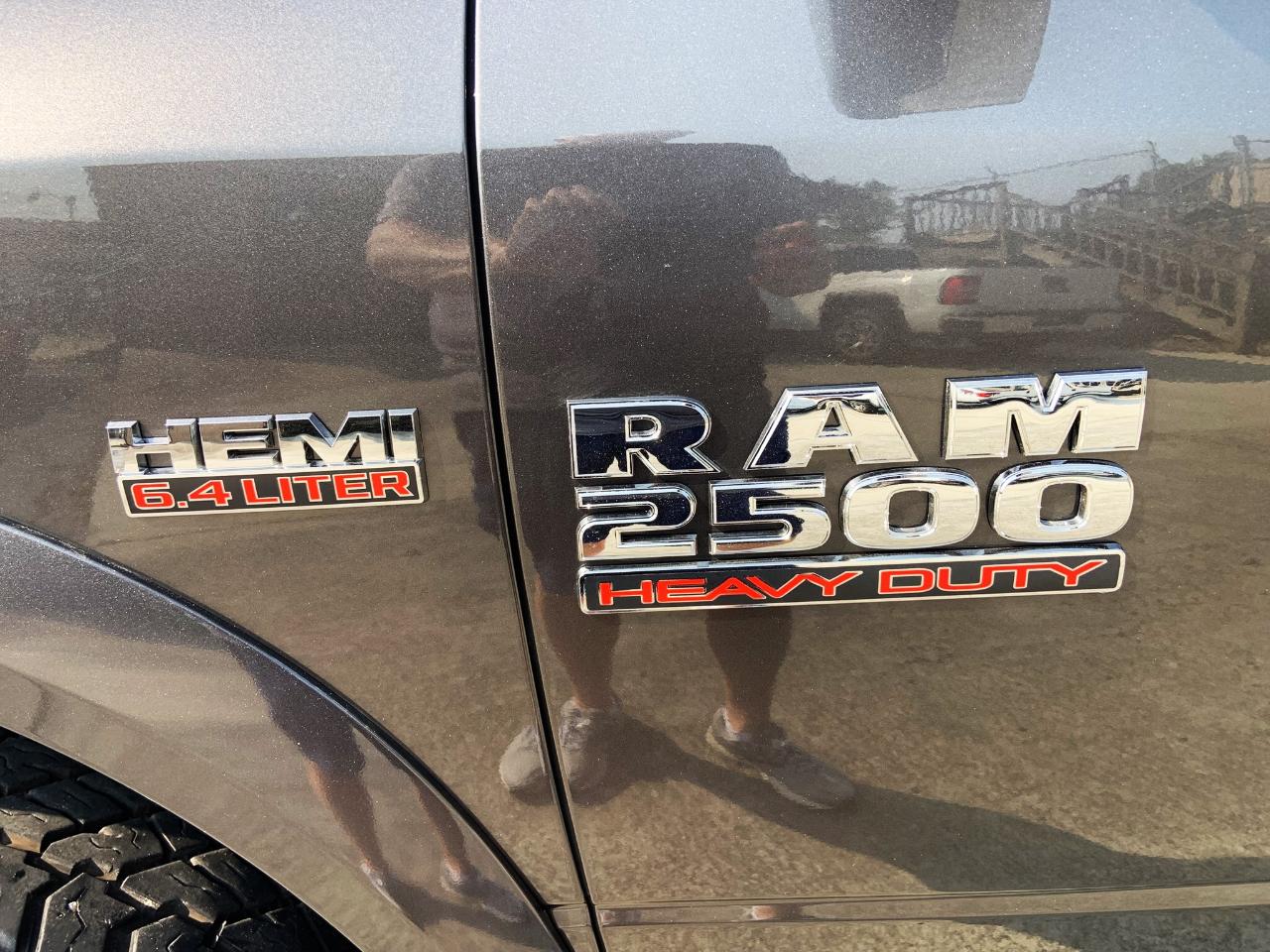 RAM 2500 Laramie 4x4 Crew Cab 6'4" Box 2017