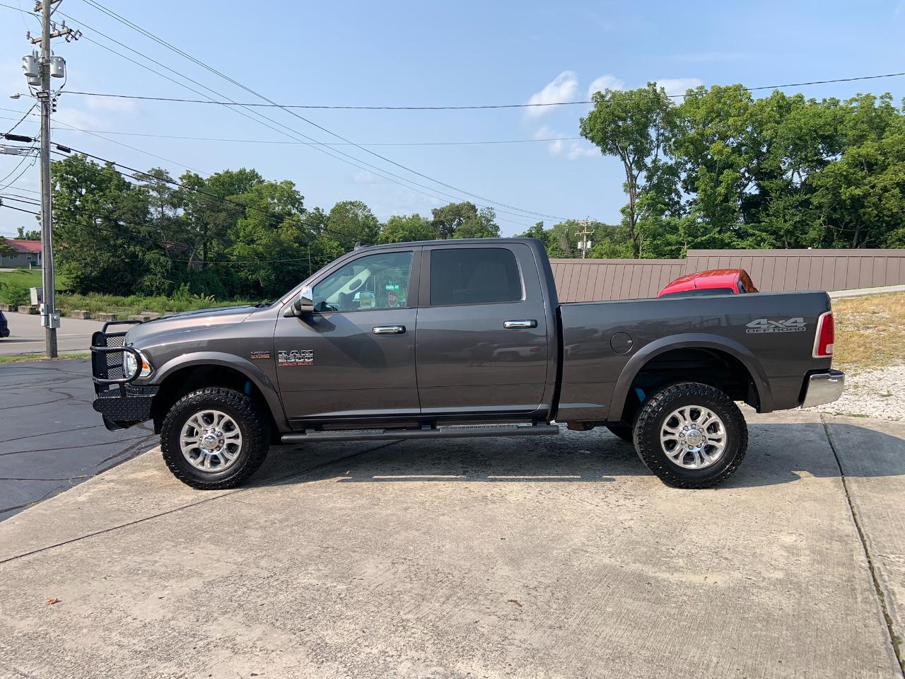 RAM 2500 Laramie 4x4 Crew Cab 6'4" Box 2017