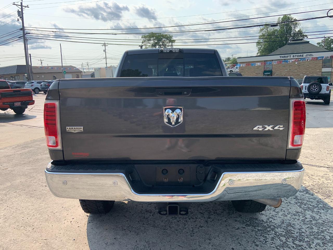 RAM 2500 Laramie 4x4 Crew Cab 6'4" Box 2017