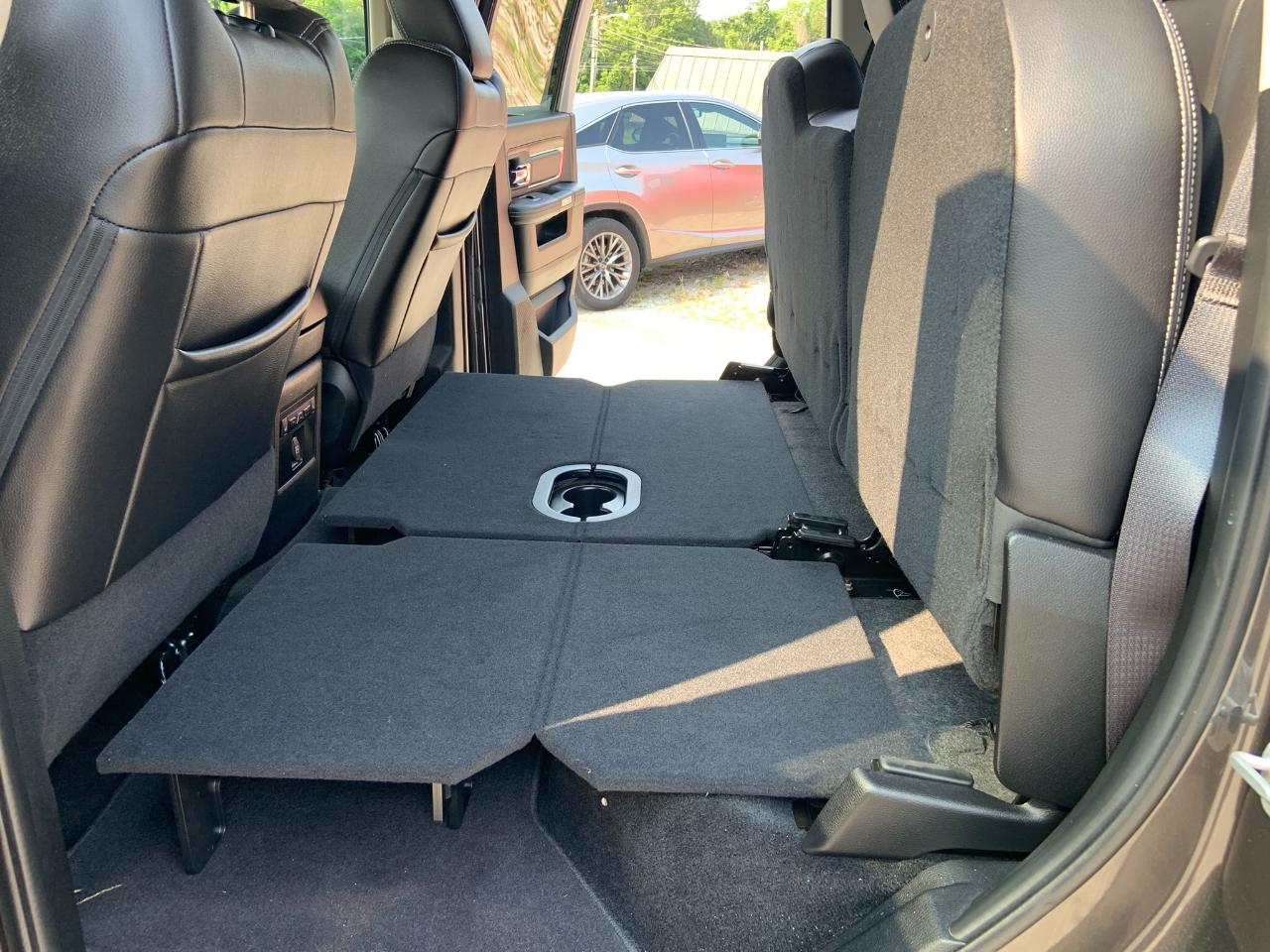 RAM 2500 Laramie 4x4 Crew Cab 6'4" Box 2017