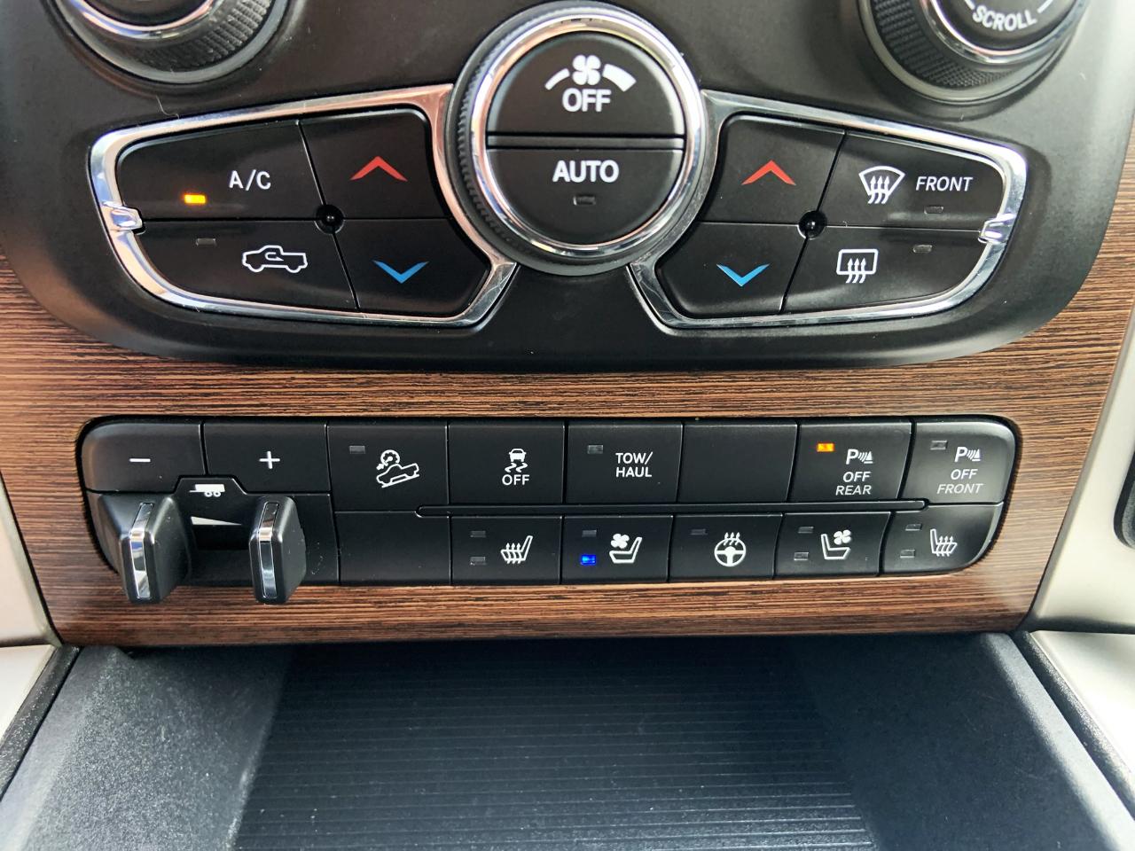 RAM 2500 Laramie 4x4 Crew Cab 6'4" Box 2017