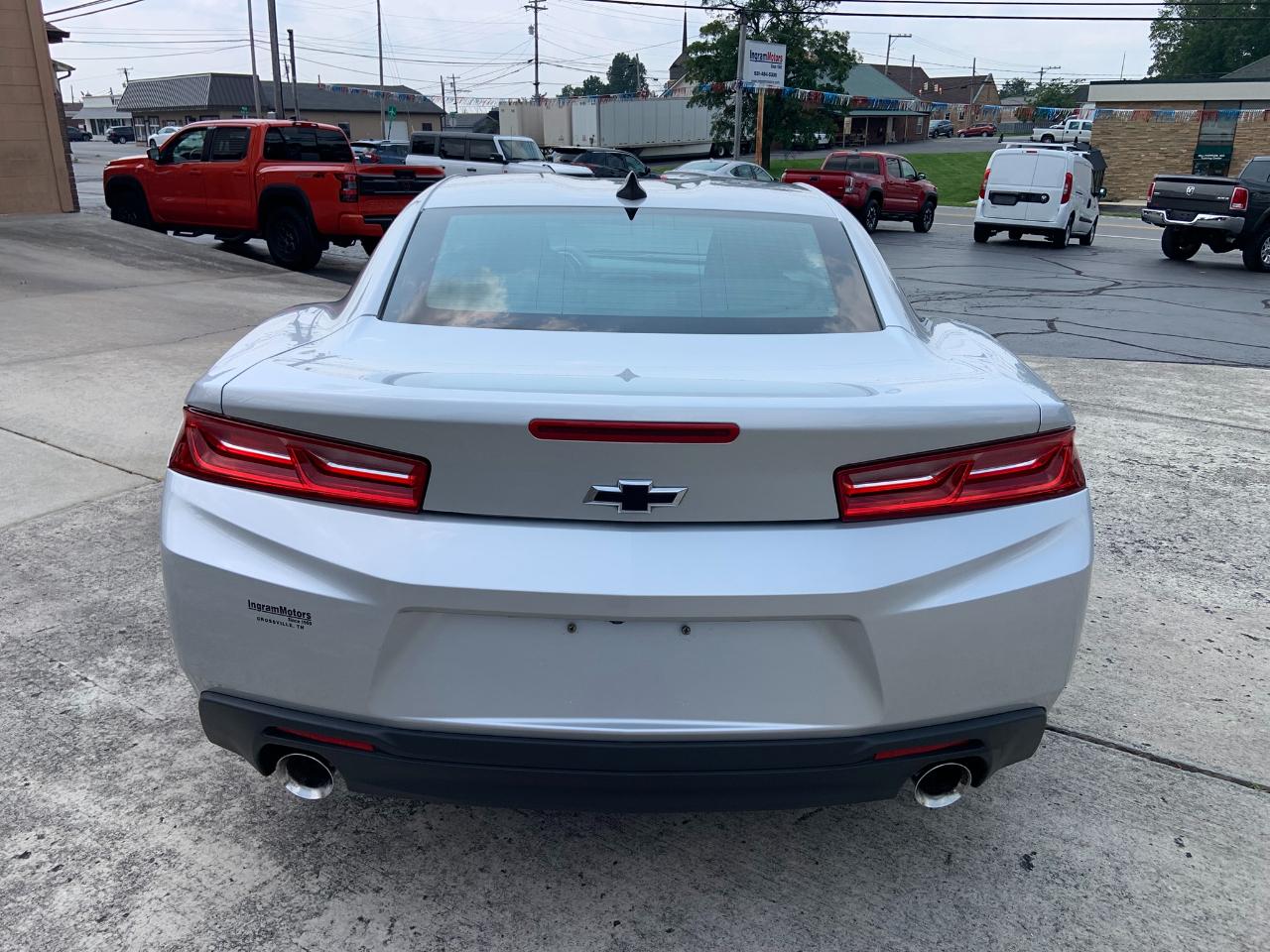 Chevrolet Camaro 2dr Cpe 1LT 2017