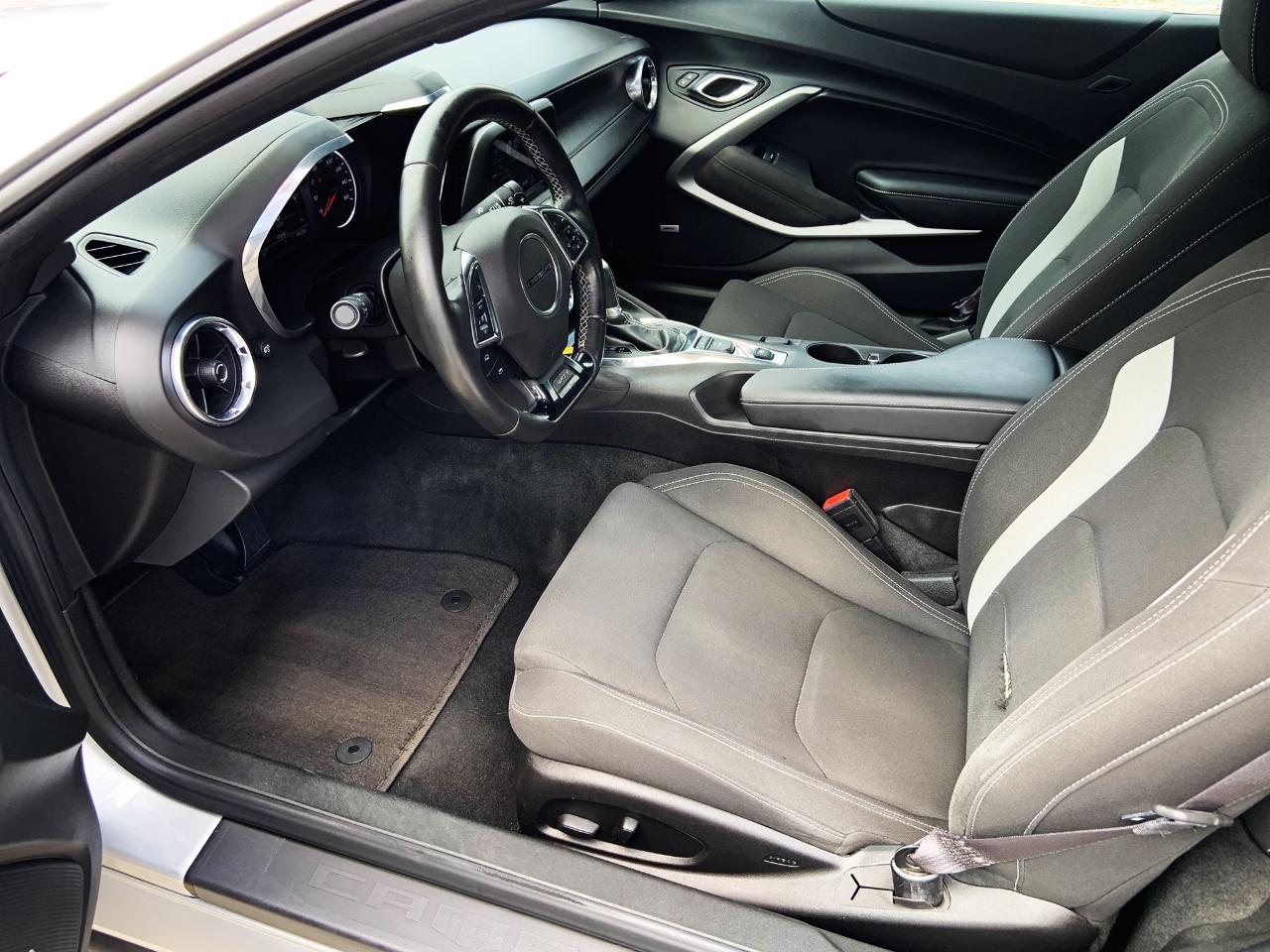 Chevrolet Camaro 2dr Cpe 1LT 2017