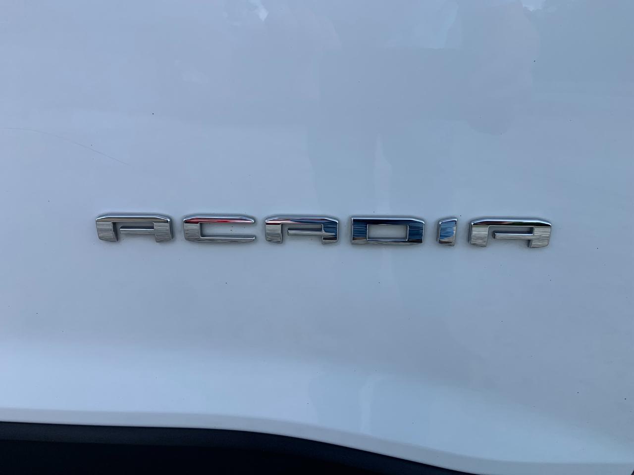 GMC Acadia FWD 4dr SLT 2023