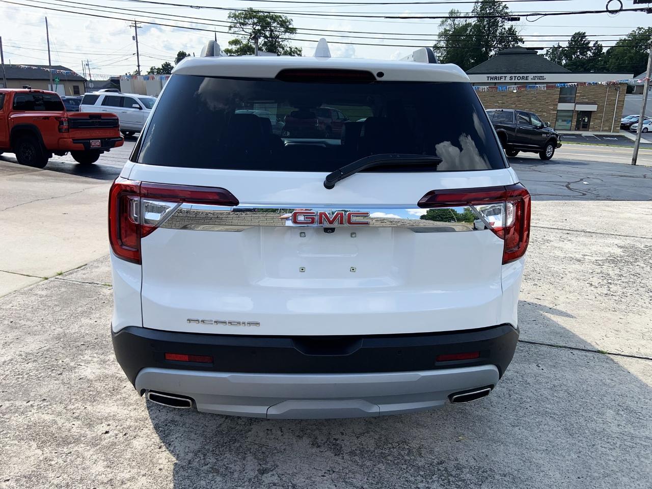 GMC Acadia FWD 4dr SLT 2023