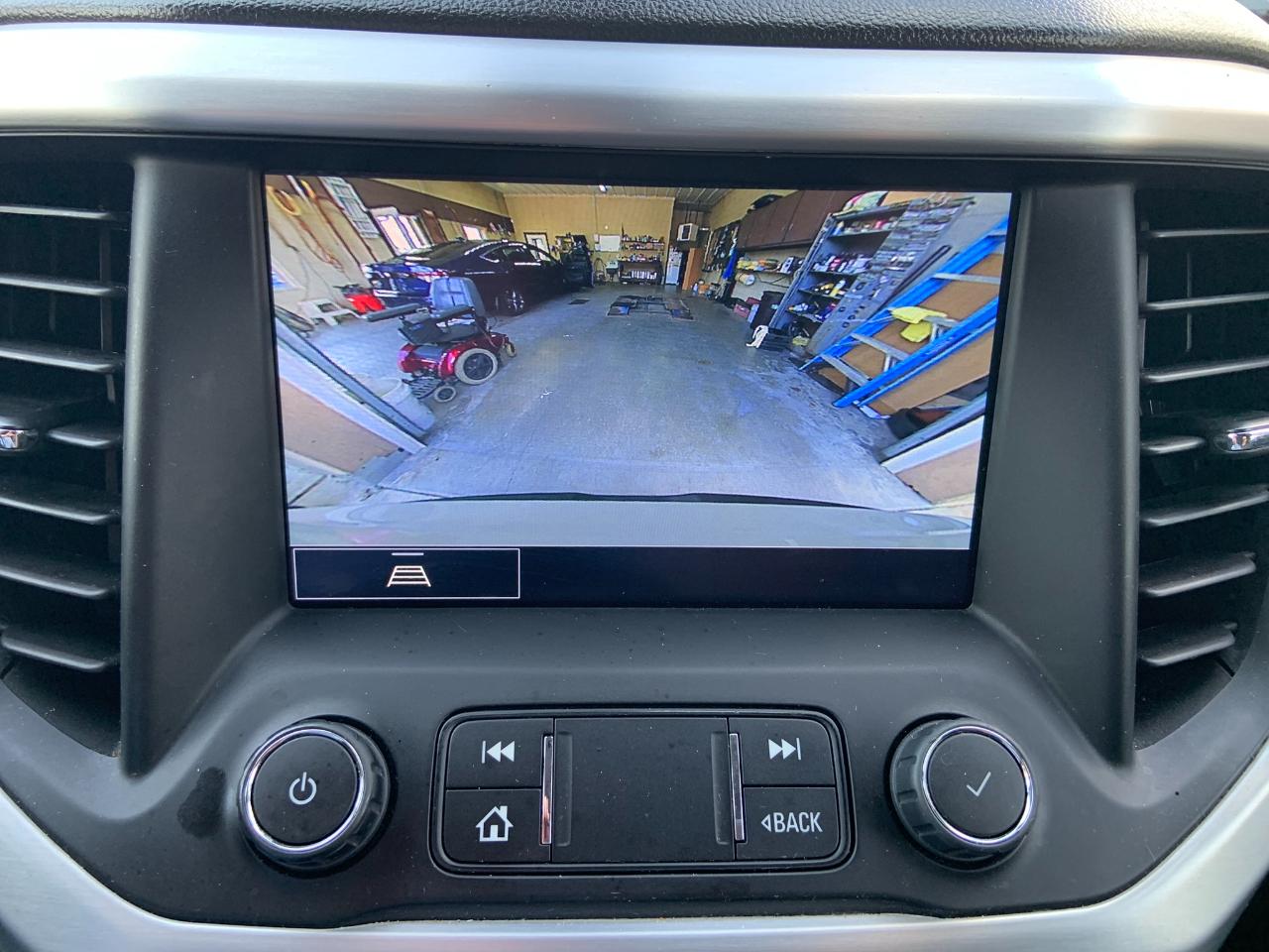 GMC Acadia FWD 4dr SLT 2023