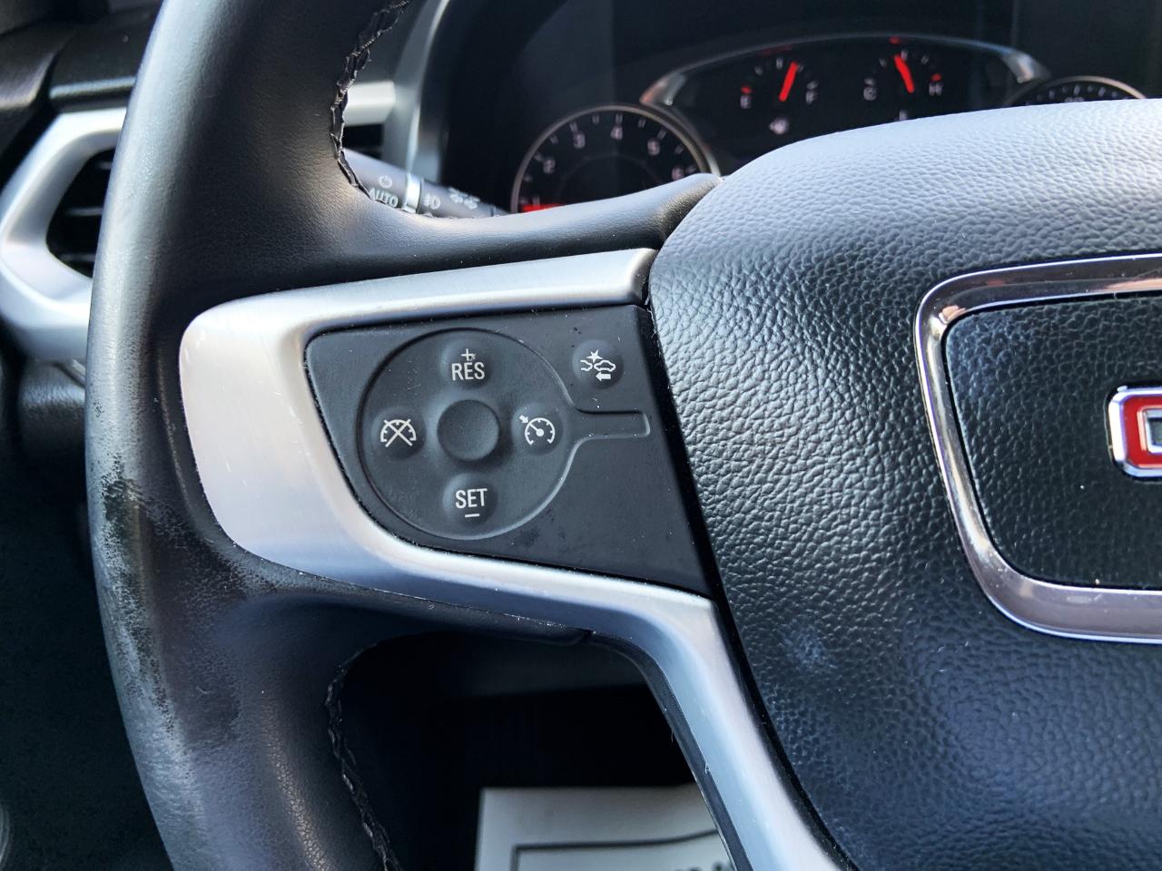 GMC Acadia FWD 4dr SLT 2023