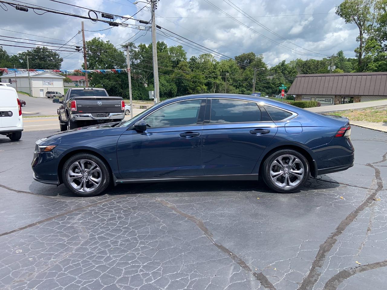Honda Accord Sedan EX CVT 2023