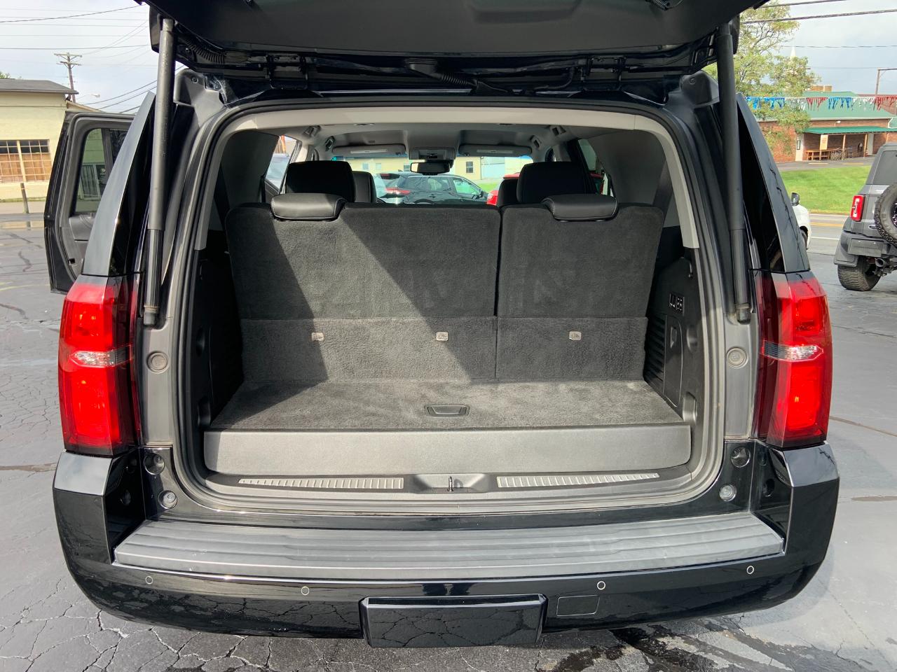 Chevrolet Tahoe 4WD 4dr LT 2019