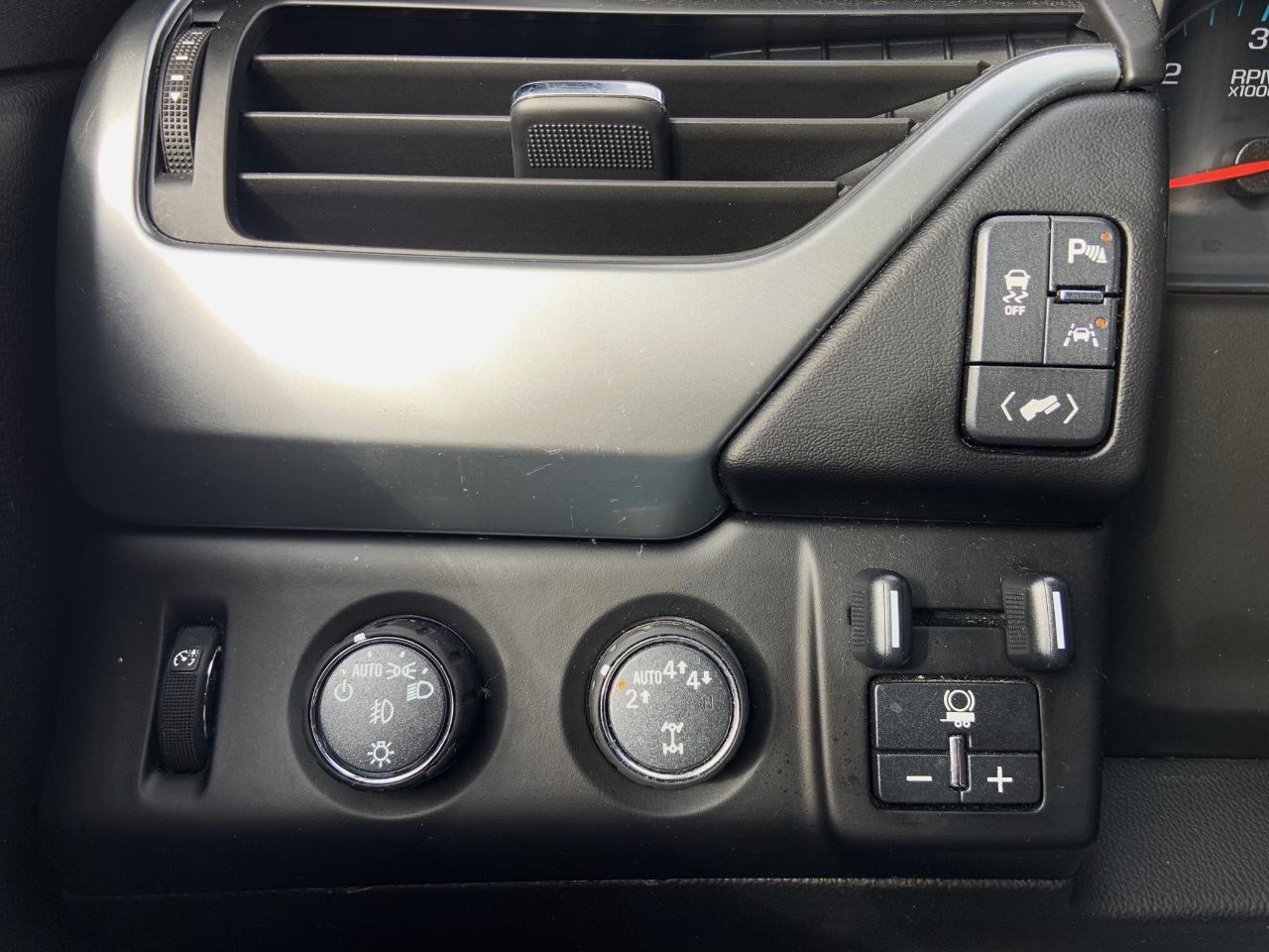Chevrolet Tahoe 4WD 4dr LT 2019