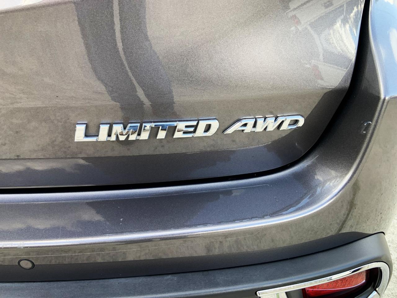 Toyota Highlander Limited V6 AWD (Natl) 2019