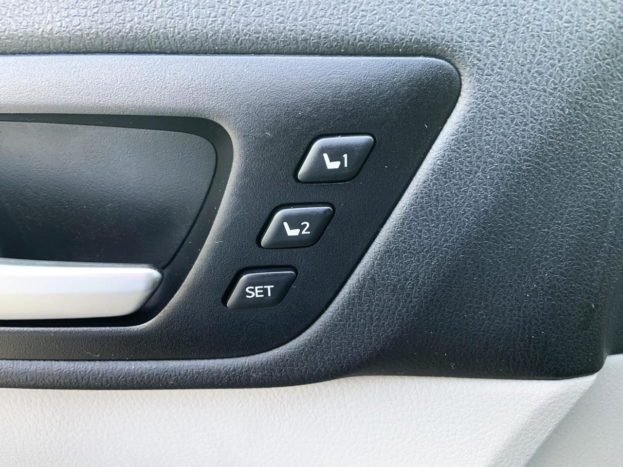 Toyota Highlander Limited V6 AWD (Natl) 2019