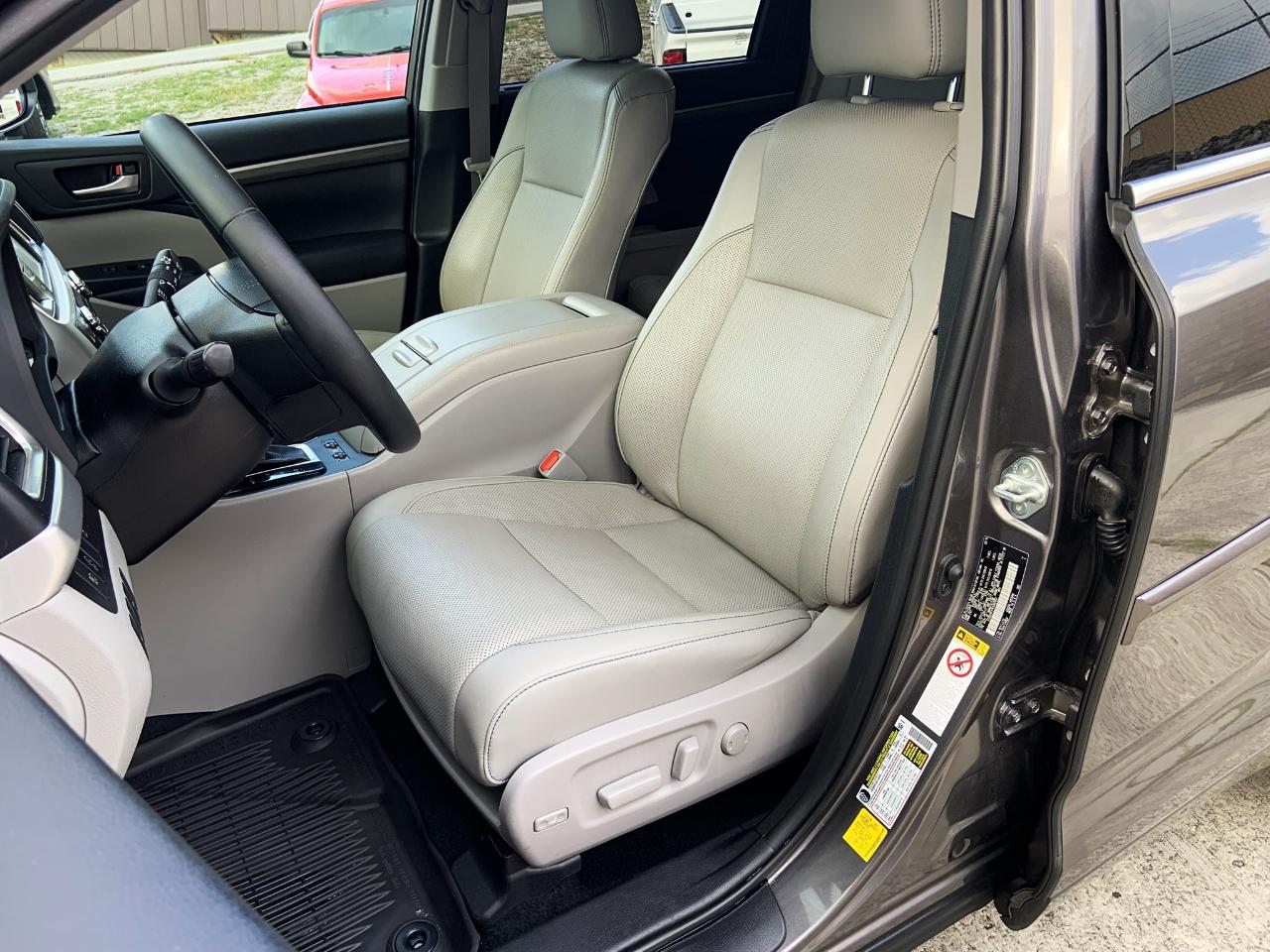 Toyota Highlander Limited V6 AWD (Natl) 2019