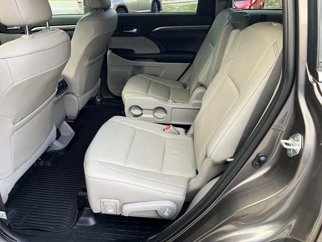 Toyota Highlander Limited V6 AWD (Natl) 2019