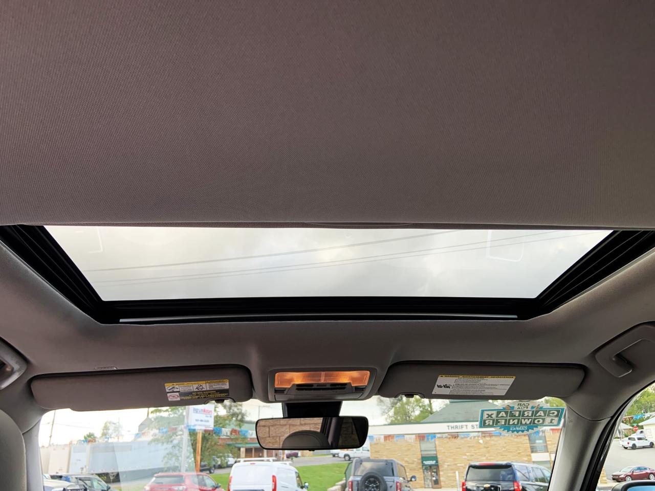 Toyota Highlander Limited V6 AWD (Natl) 2019