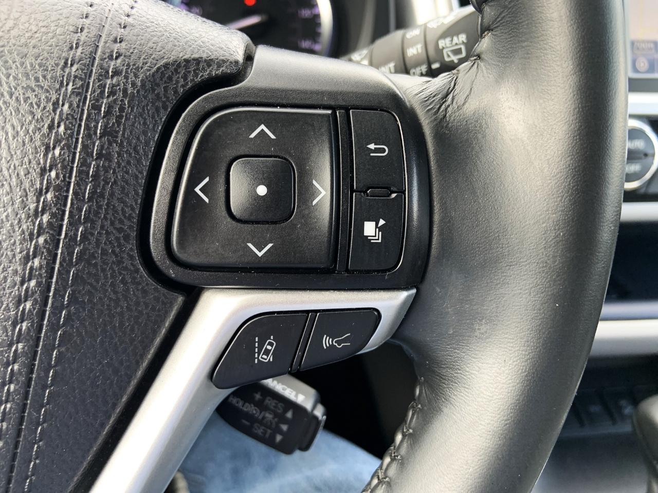 Toyota Highlander Limited V6 AWD (Natl) 2019