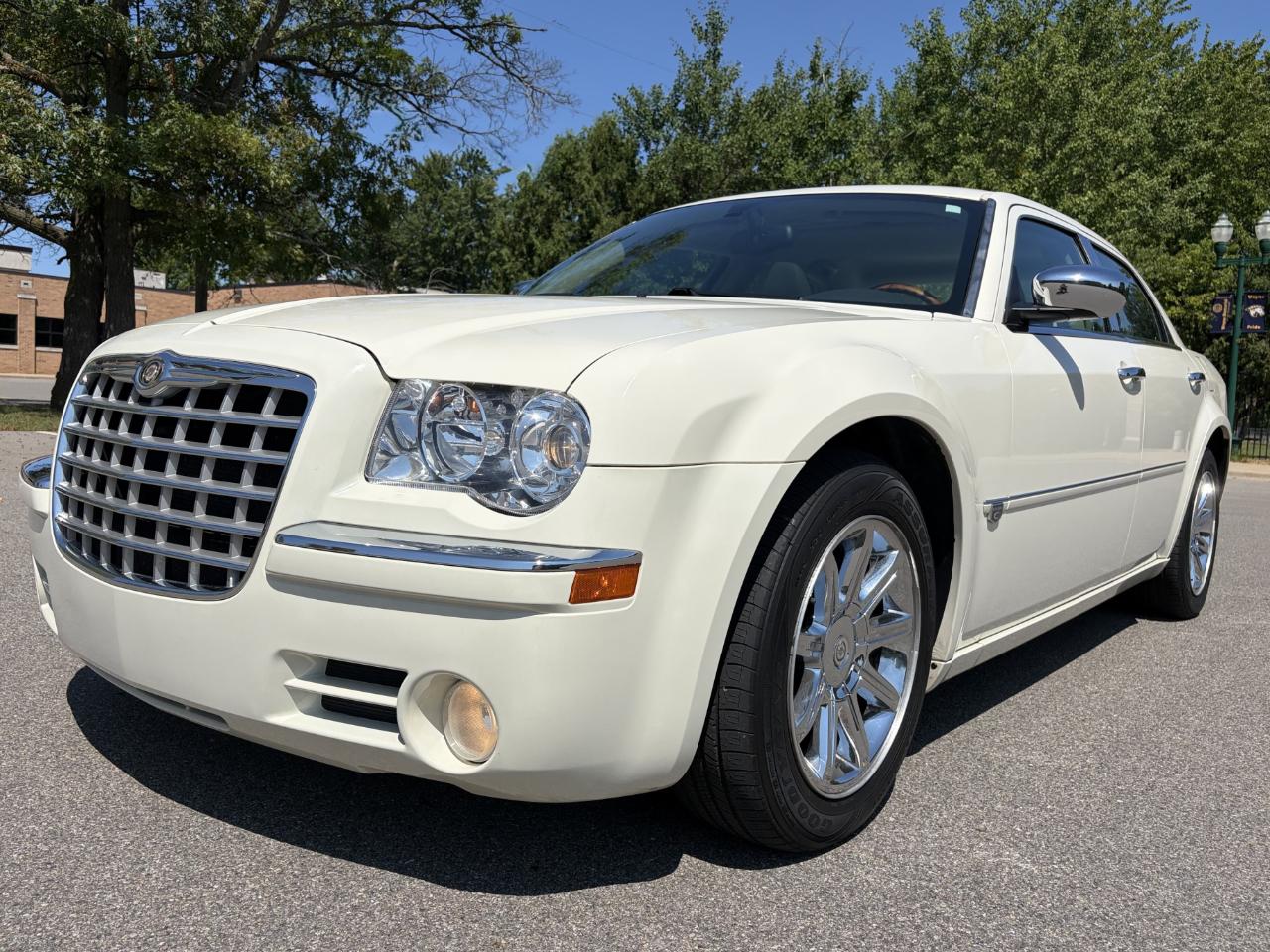 Chrysler 300  2005