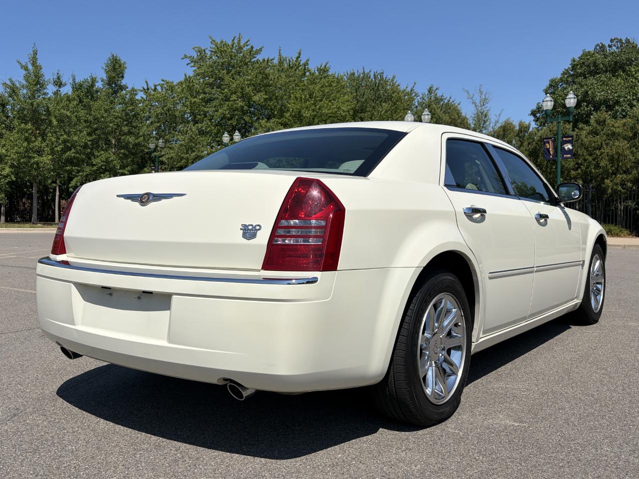 Chrysler 300  2005