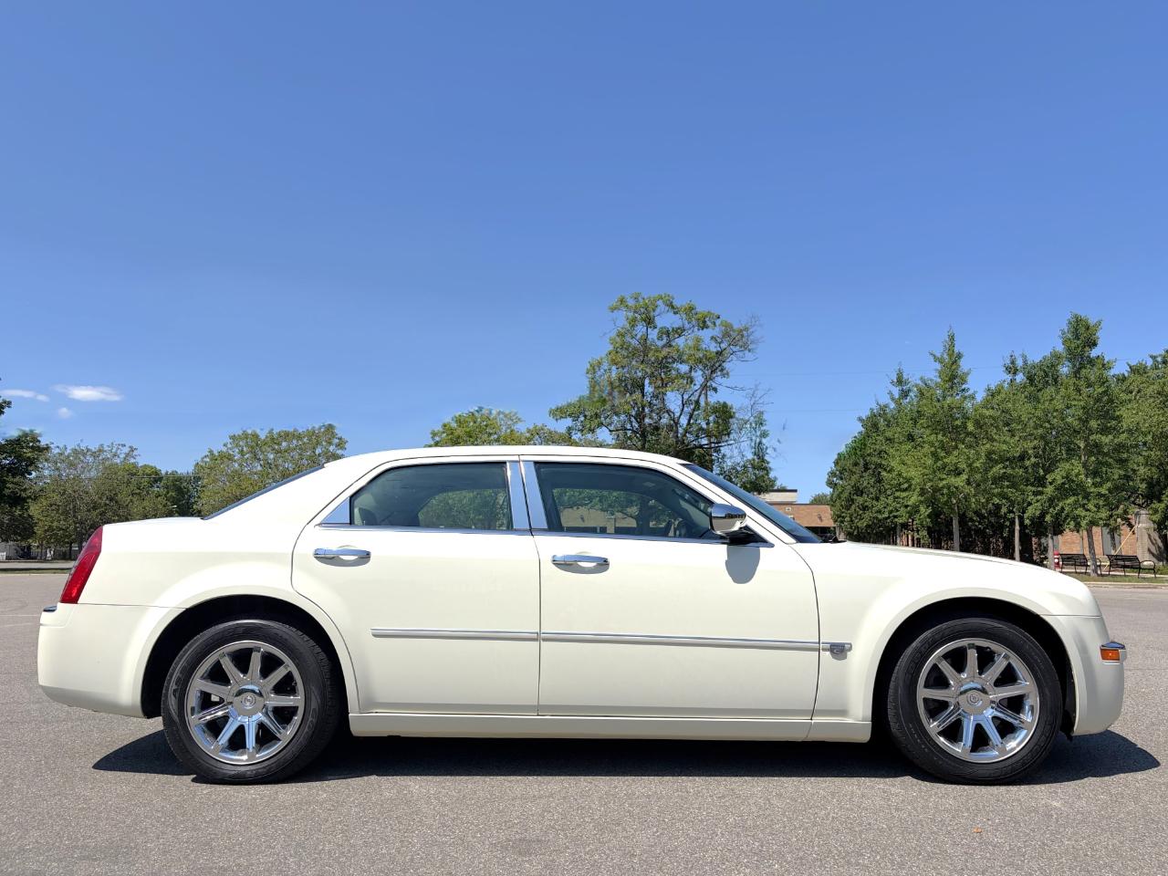 Chrysler 300  2005
