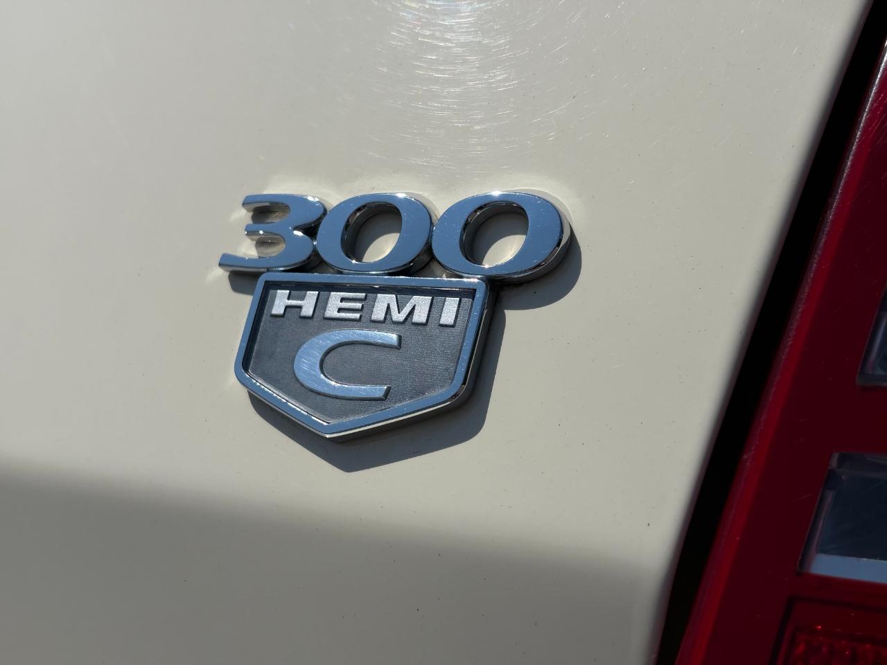 Chrysler 300  2005