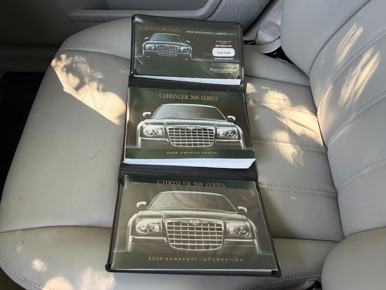 Chrysler 300  2005