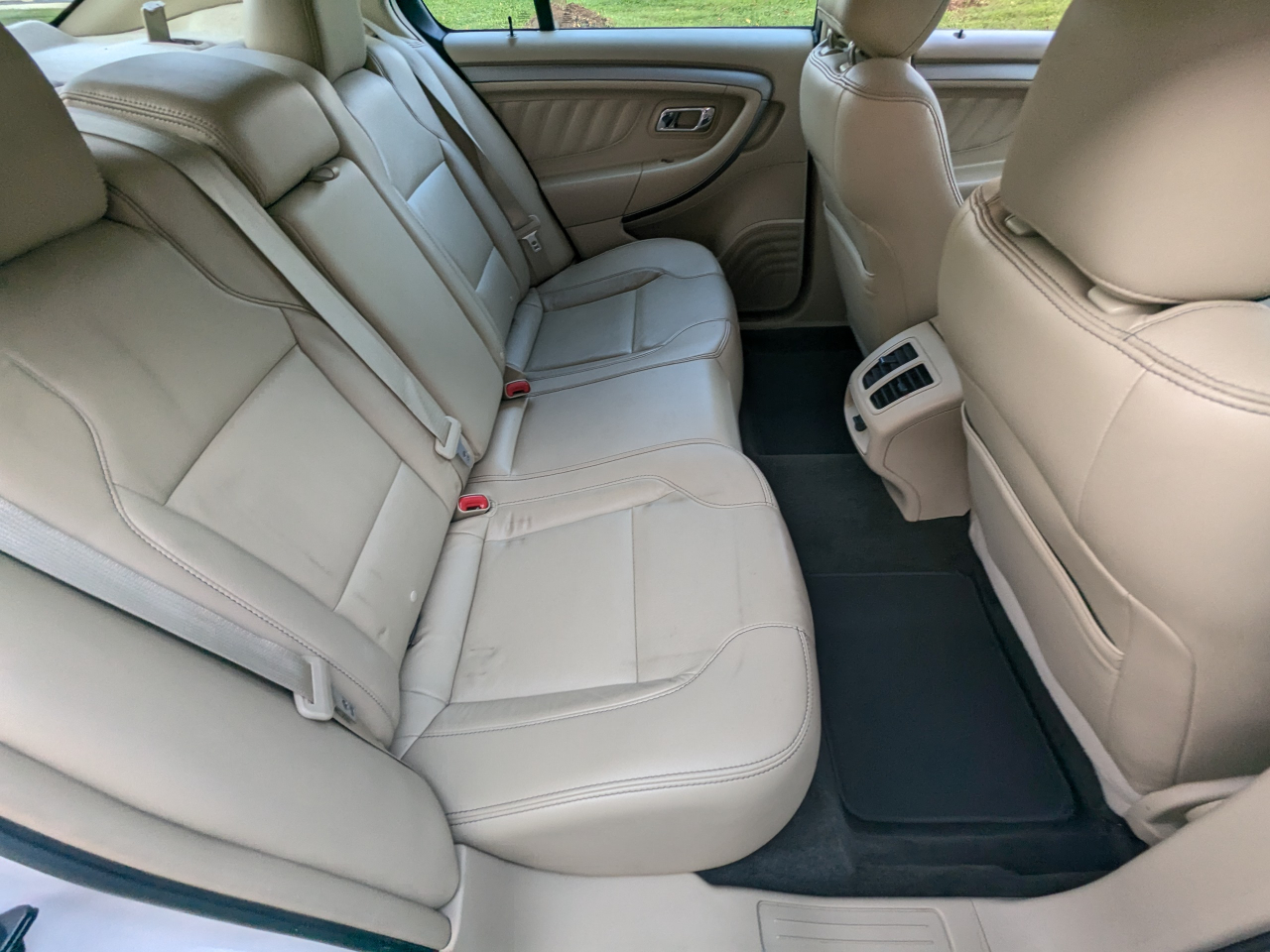 Ford Taurus SEL 2014