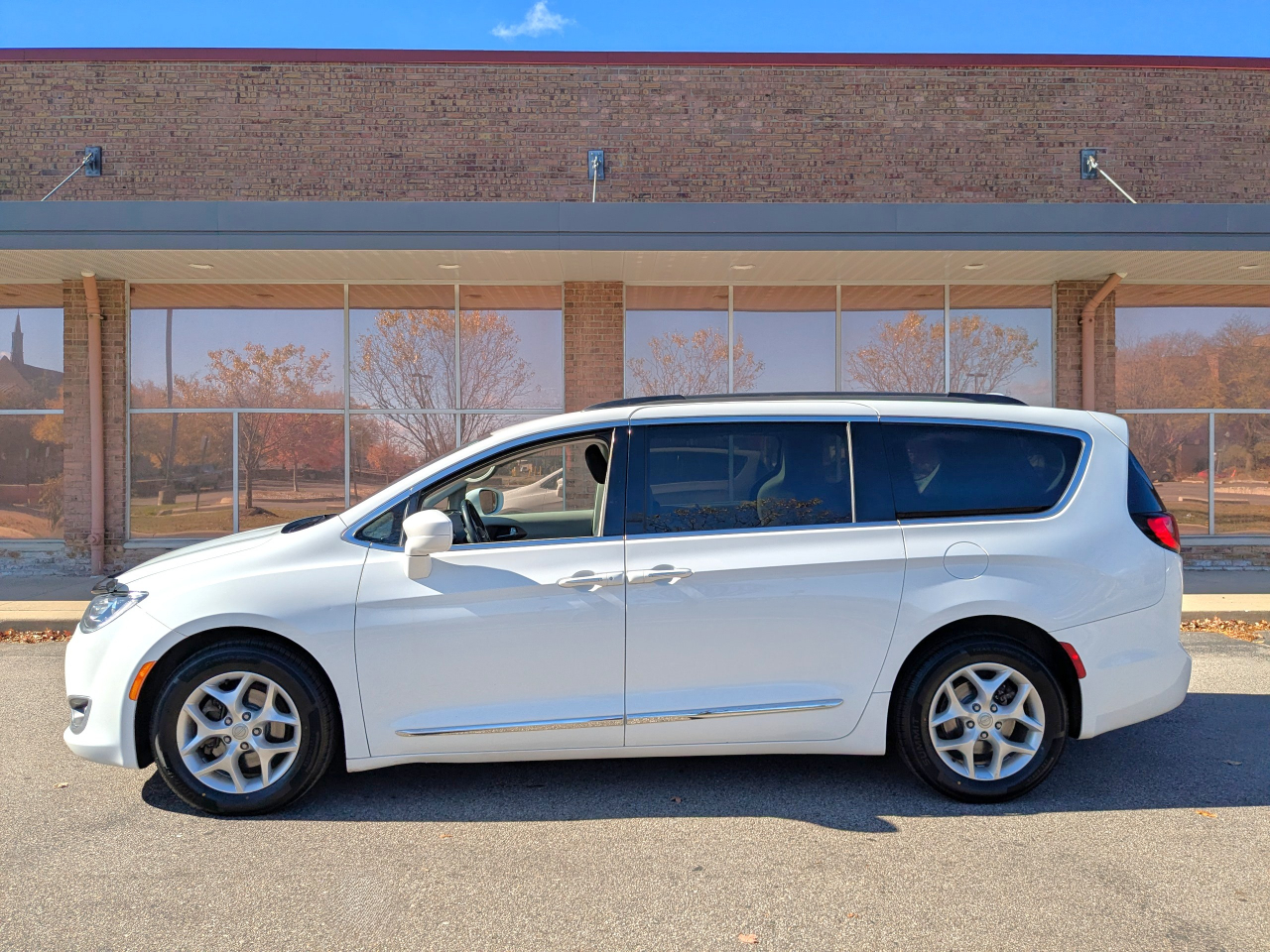Chrysler Pacifica Touring-L FWD 2017 Chrysler Pacifica Touring-L FWD 2017