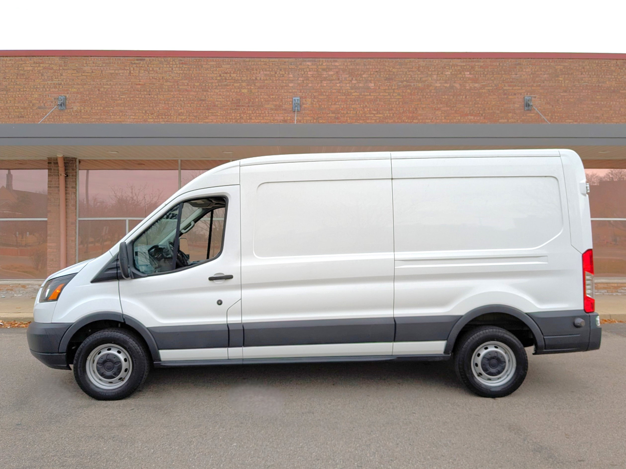 2017 Ford Transit Van T-250 148" Med Rf 9000 GVWR Sliding RH Dr