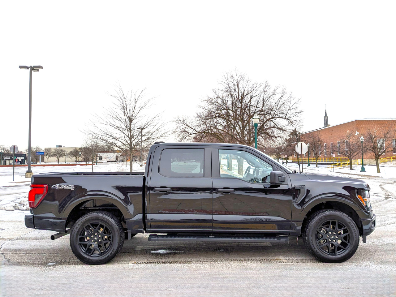 Ford F-150 STX 4WD SuperCrew 5.5' Box 2024