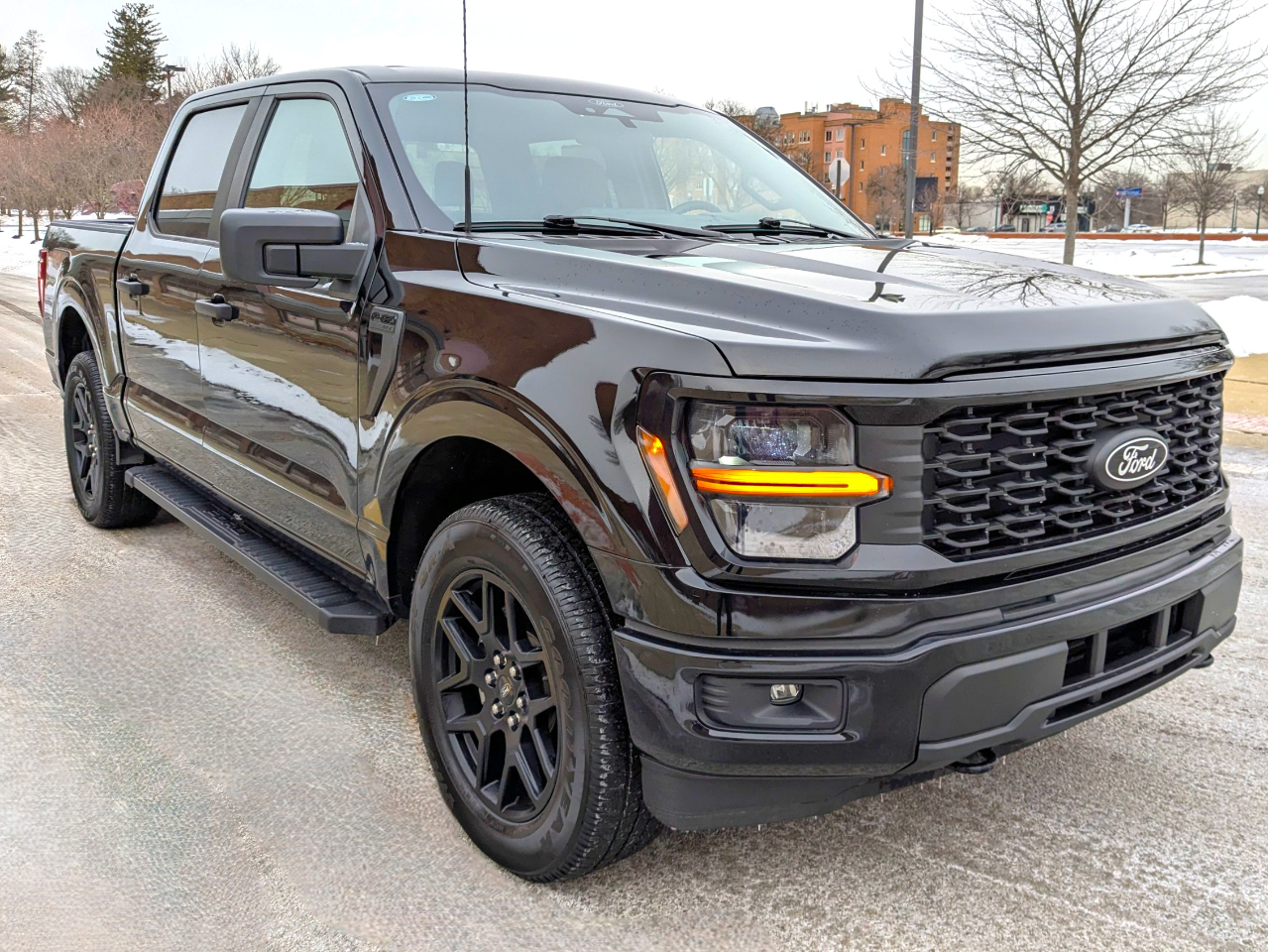 Ford F-150 STX 4WD SuperCrew 5.5' Box 2024