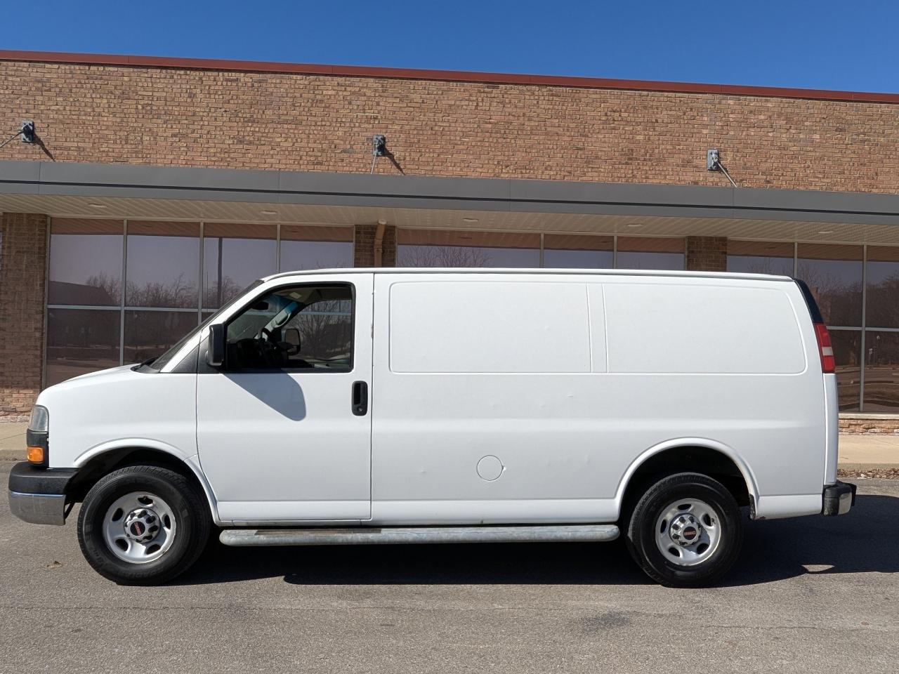GMC Savana Cargo Van  2014