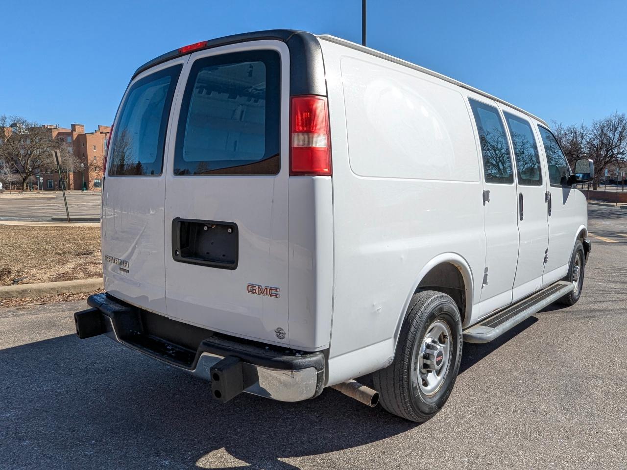 GMC Savana Cargo Van  2014
