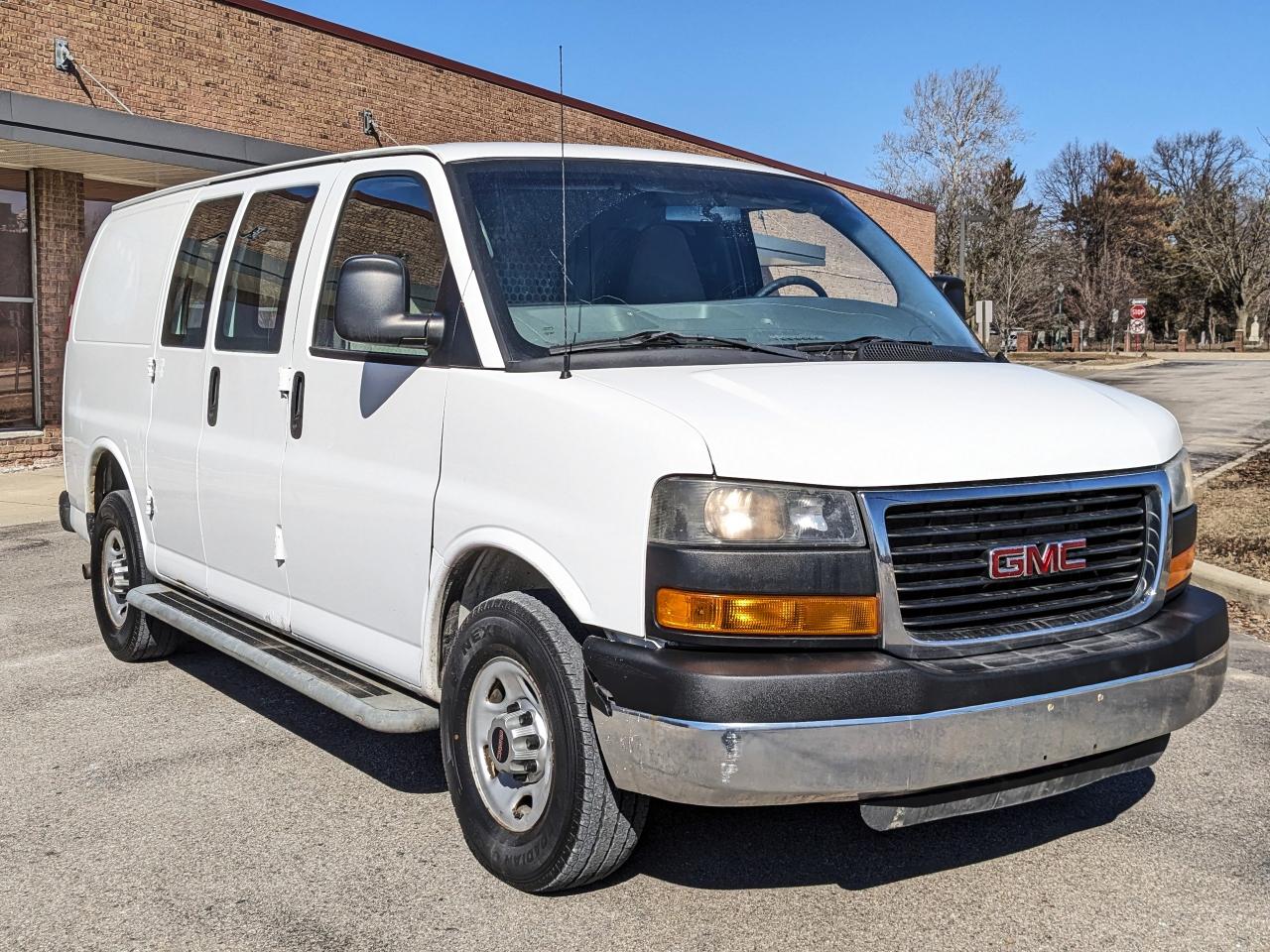 GMC Savana Cargo Van  2014