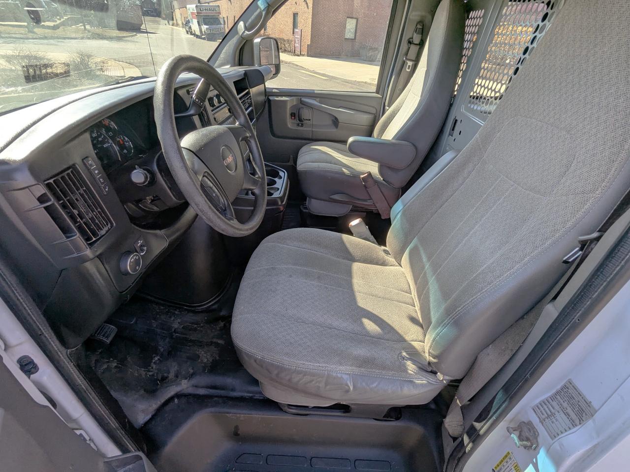 GMC Savana Cargo Van  2014